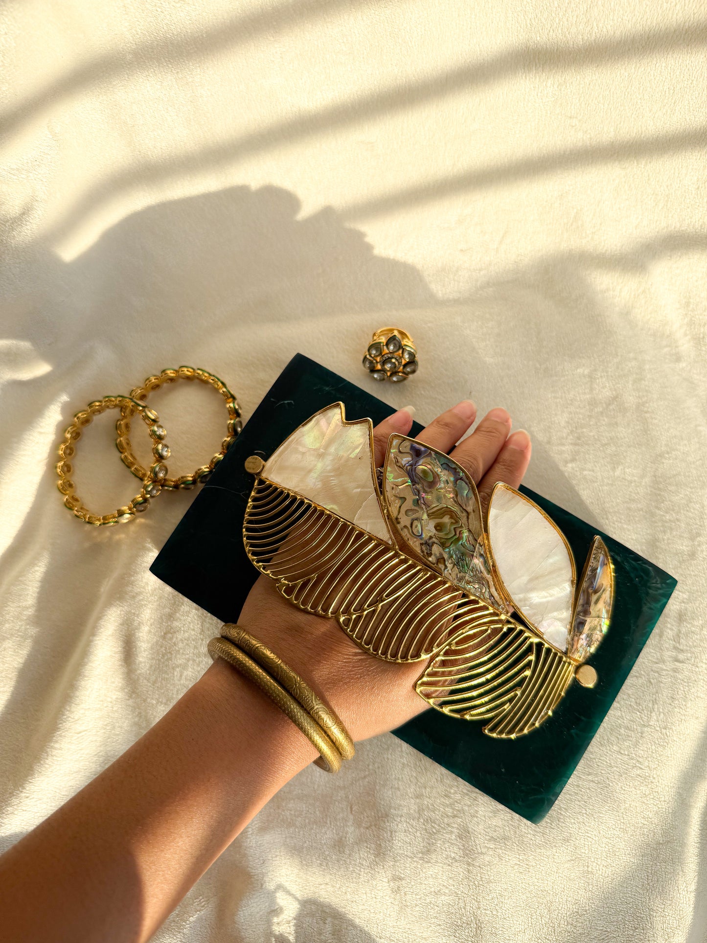 Bea Hand Piece Resin Clutch