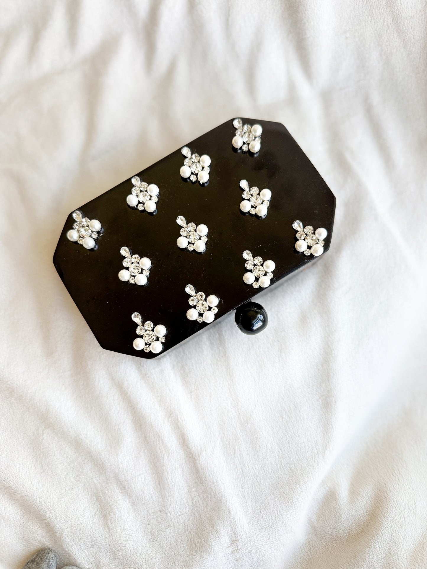 Reign Drop Resin Clutch