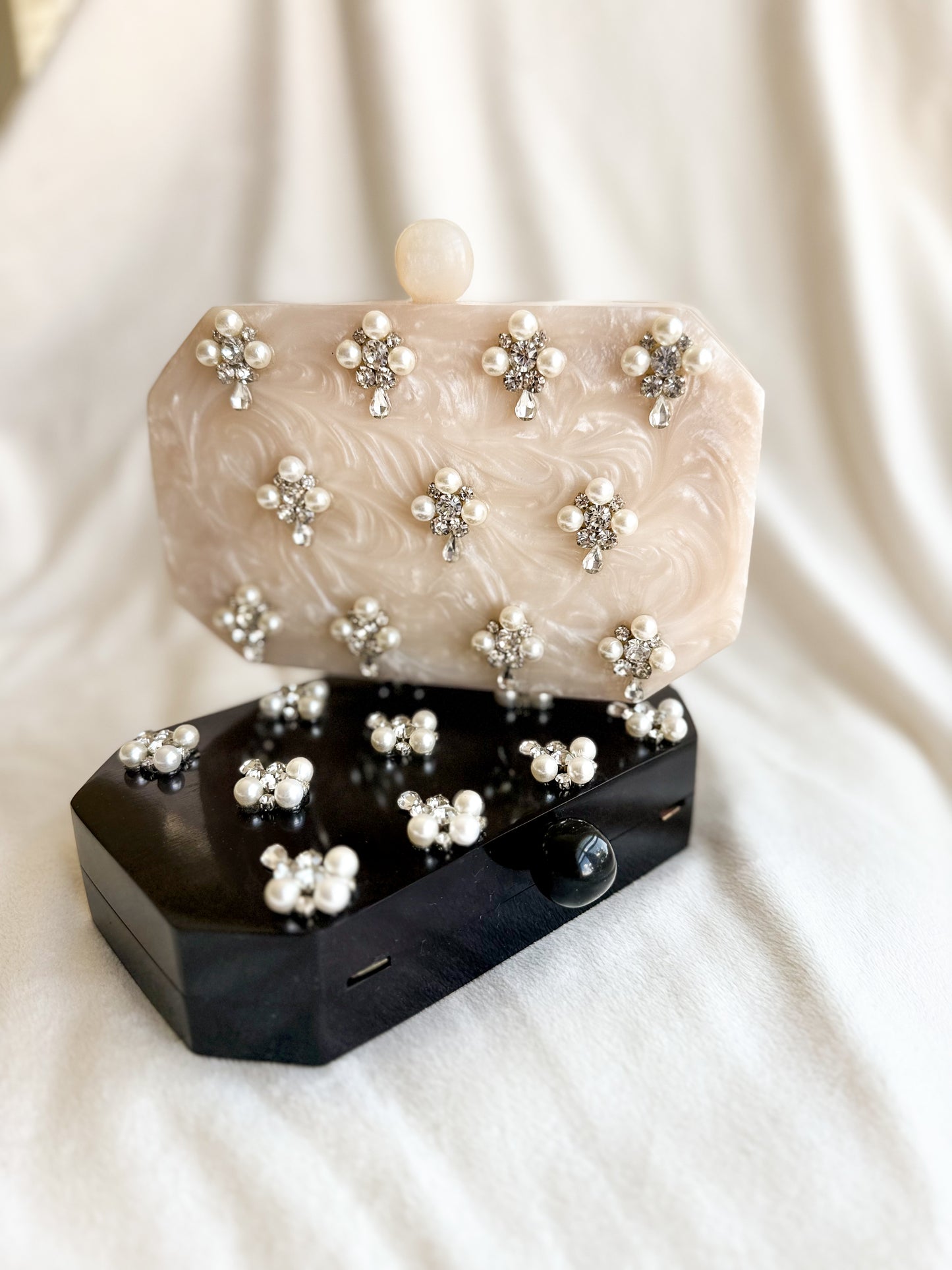 Reign Drop Resin Clutch