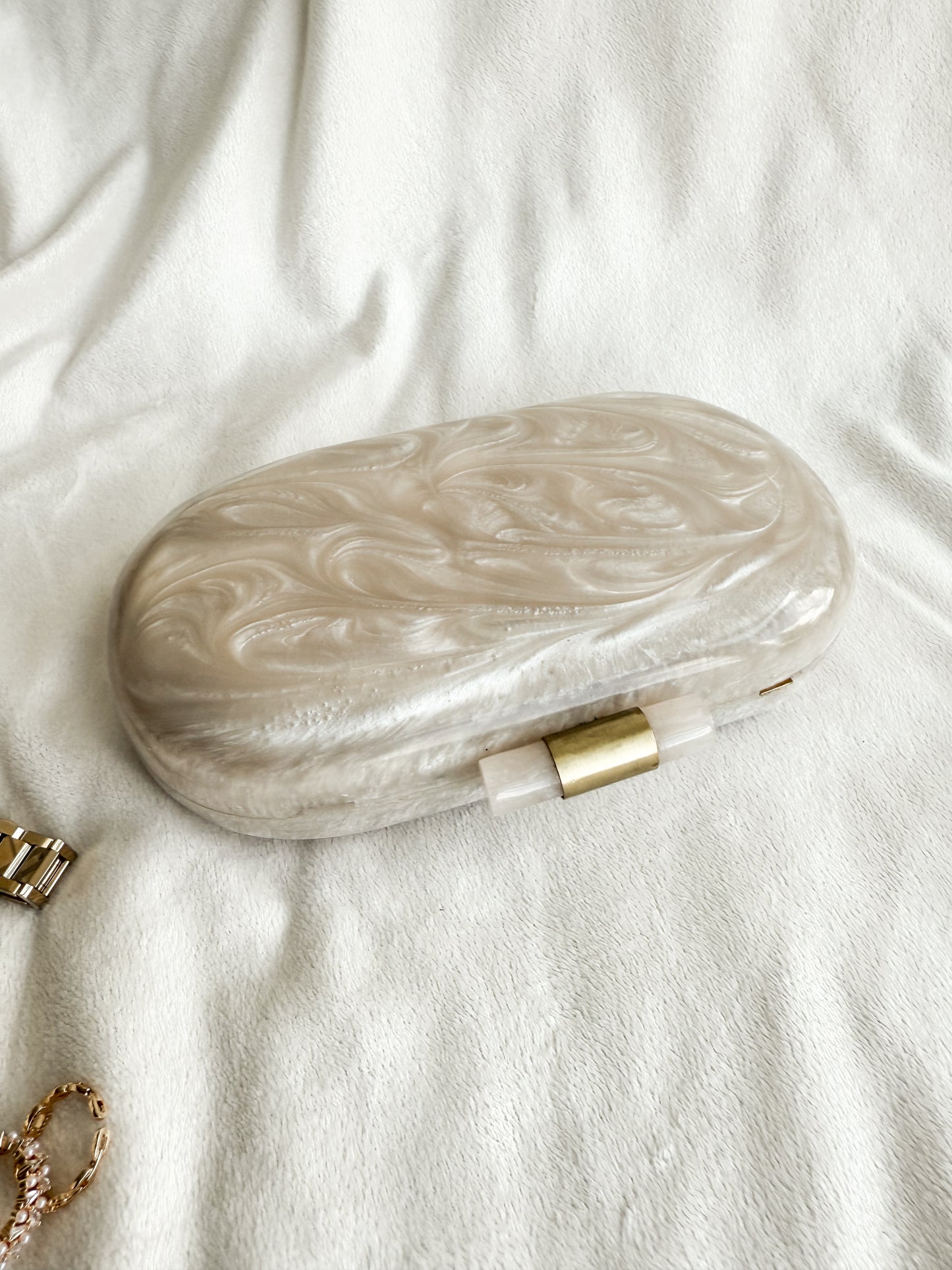 Capsule Resin Clutch