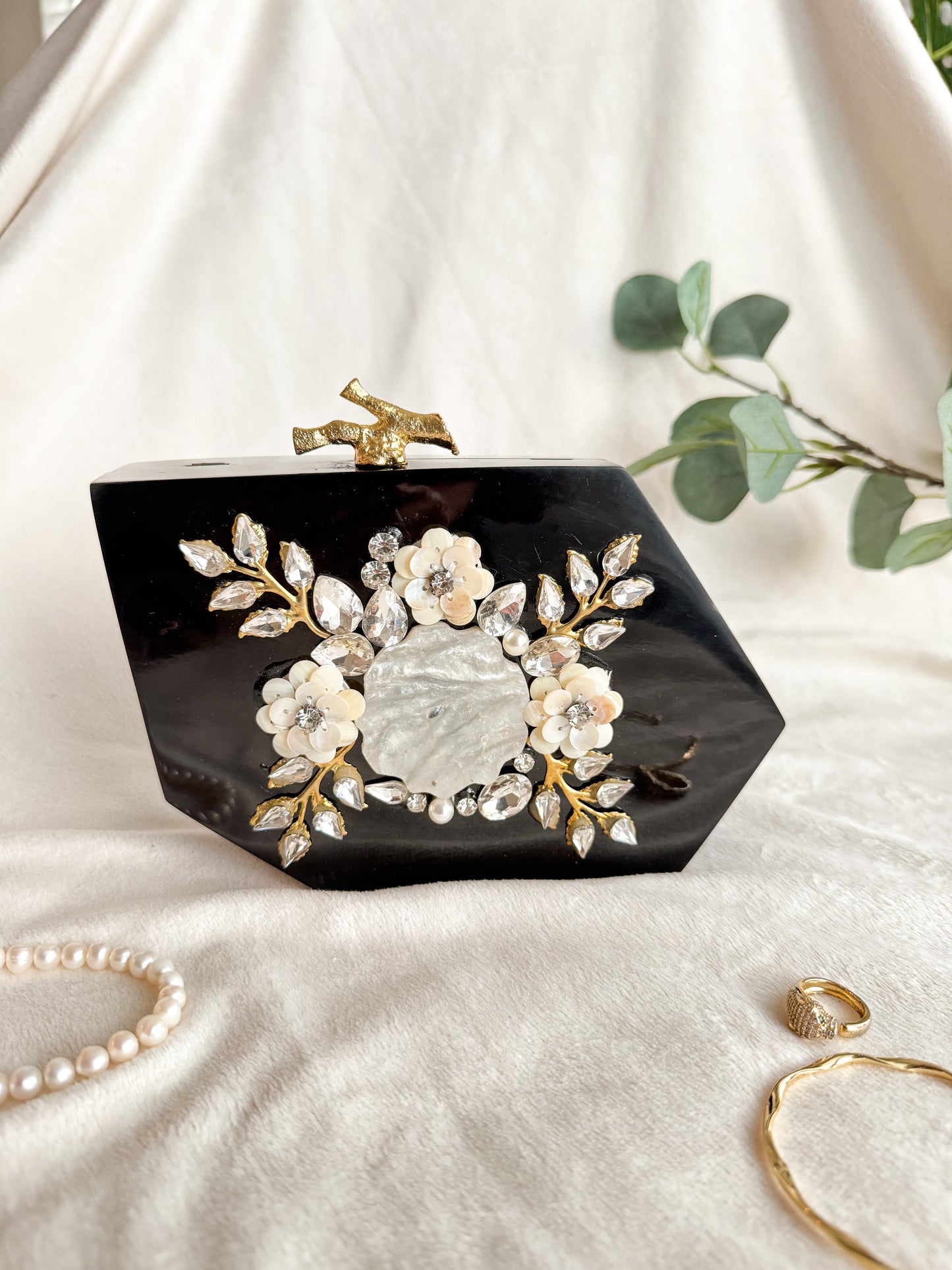 Hexa Resin Center Brooch