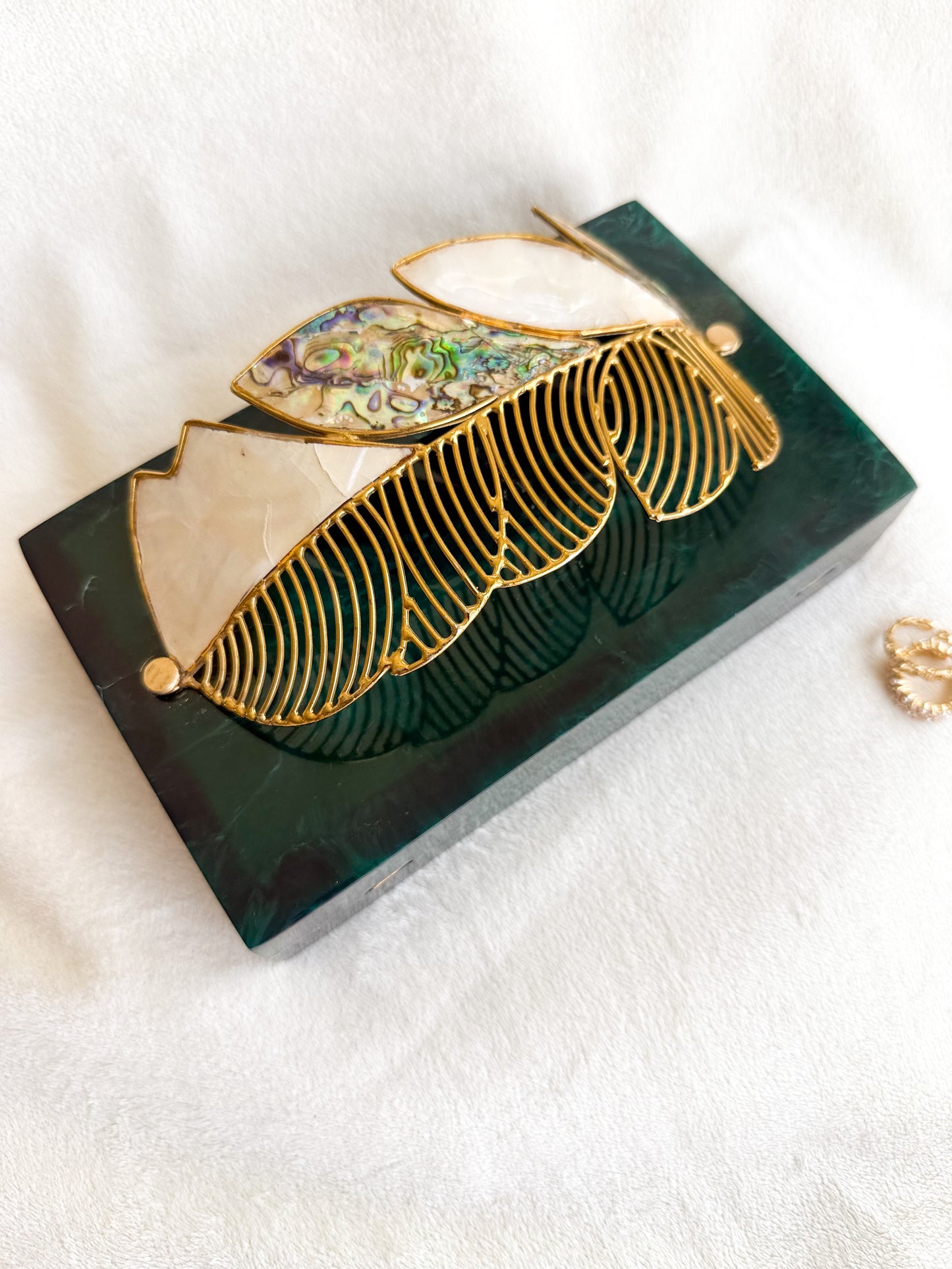 Bea Hand Piece Resin Clutch