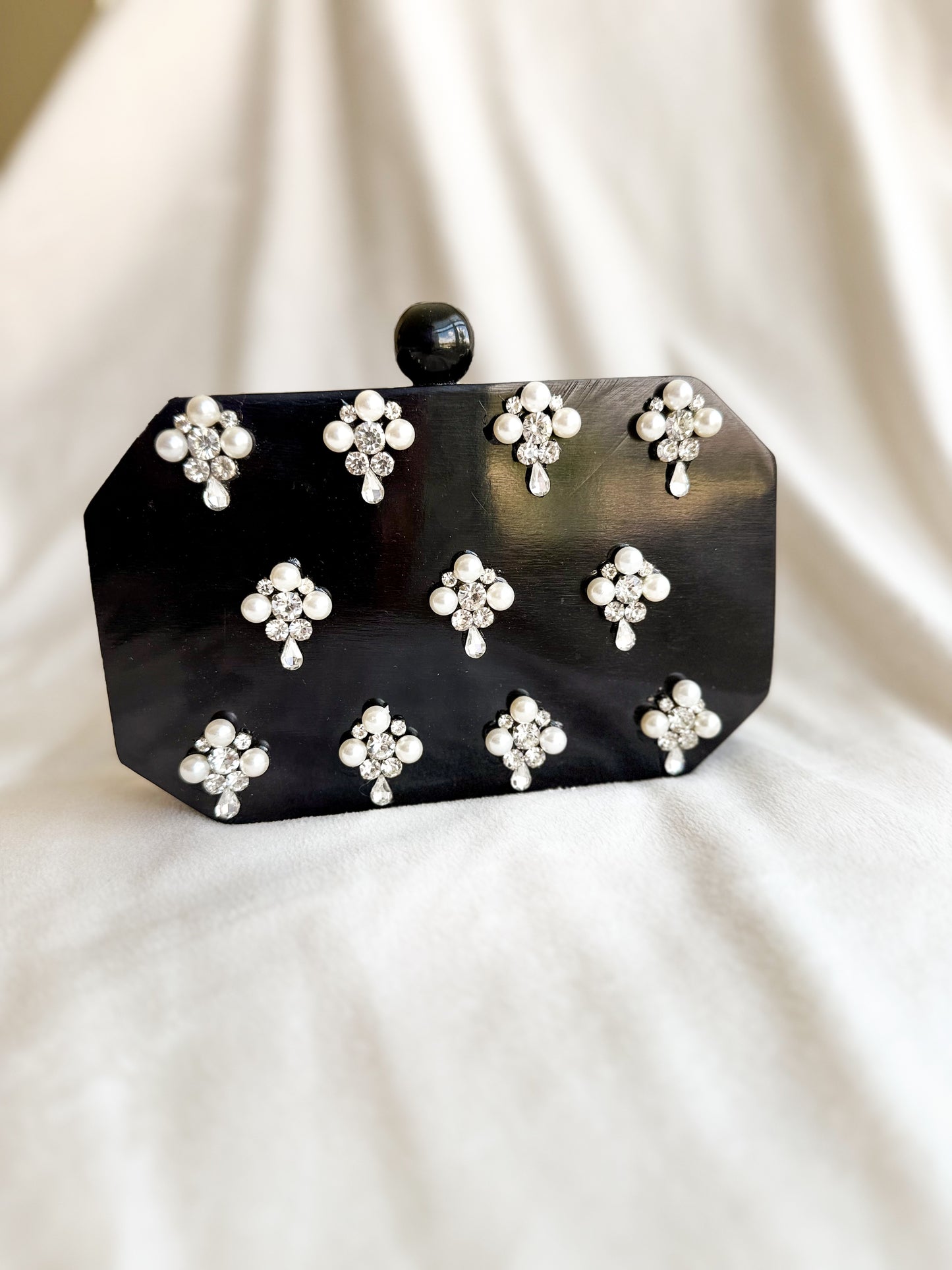 Reign Drop Resin Clutch