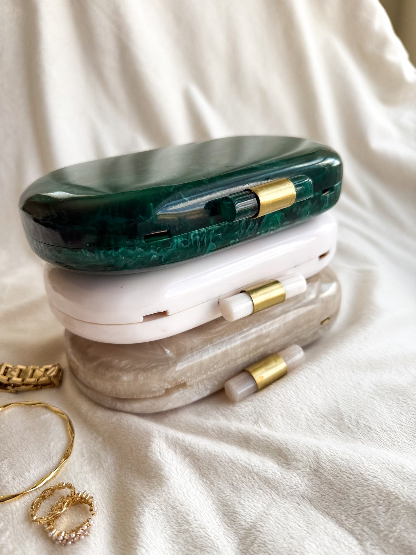 Capsule Resin Clutch
