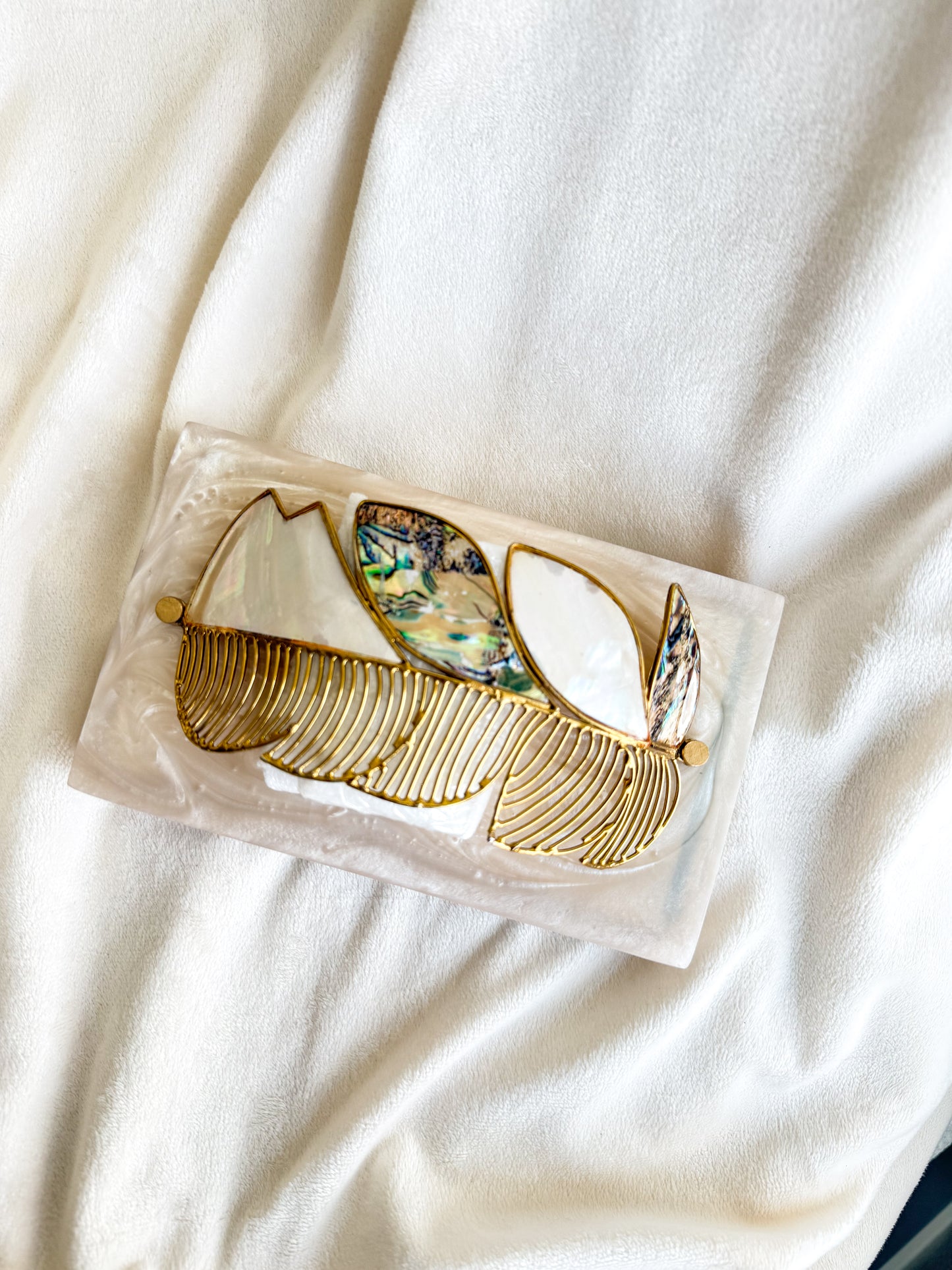 Bea Hand Piece Resin Clutch