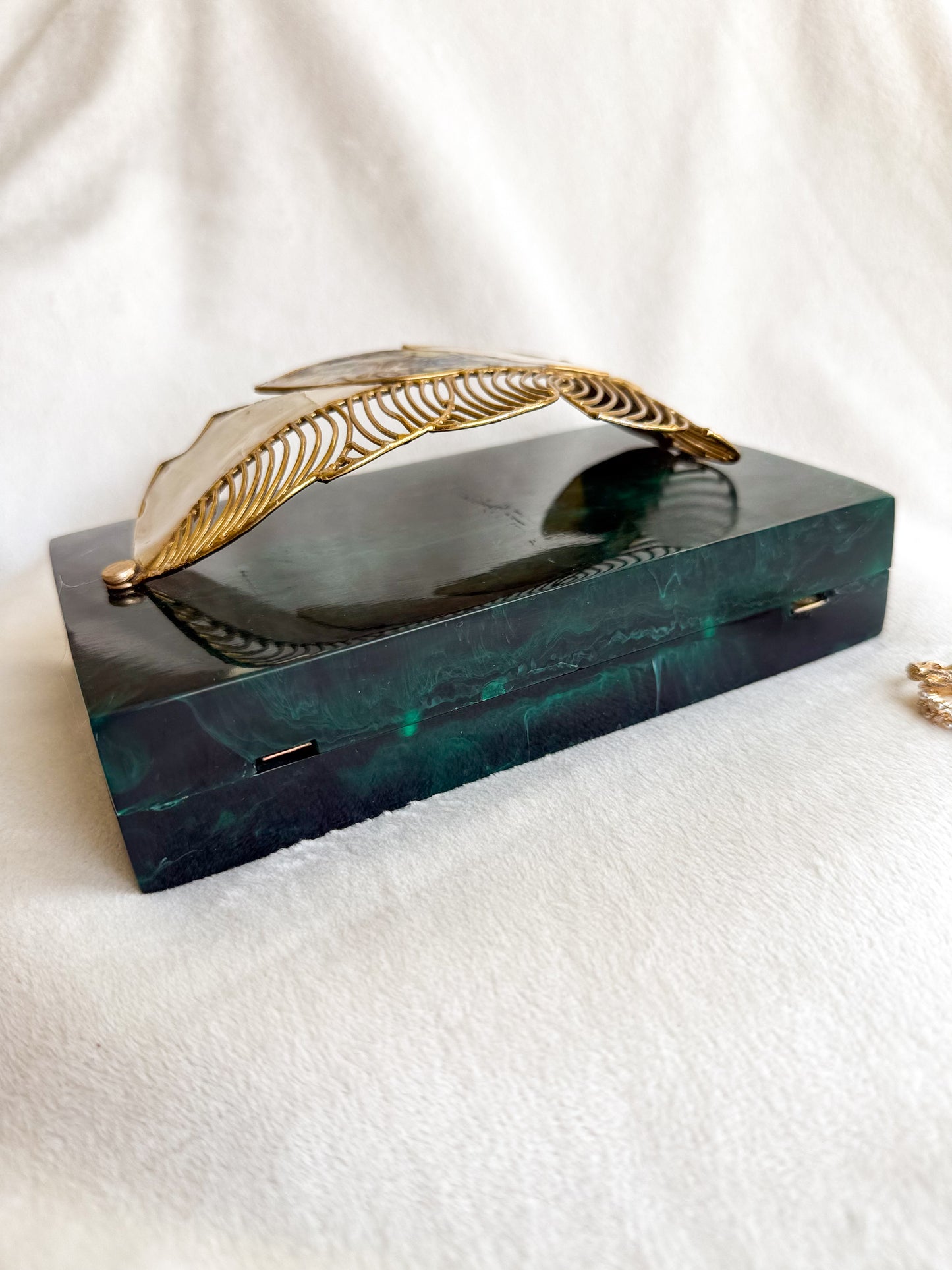 Bea Hand Piece Resin Clutch