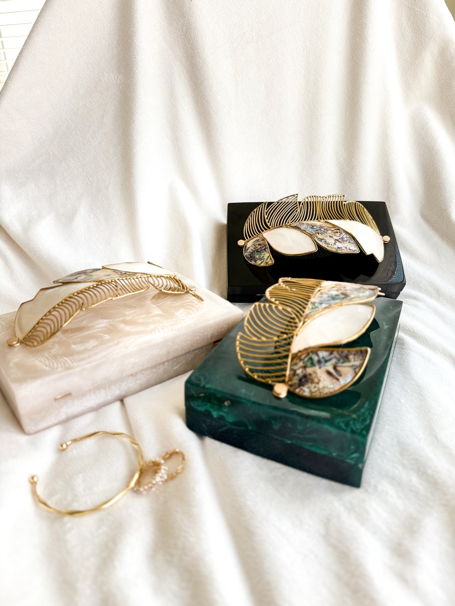 Bea Hand Piece Resin Clutch