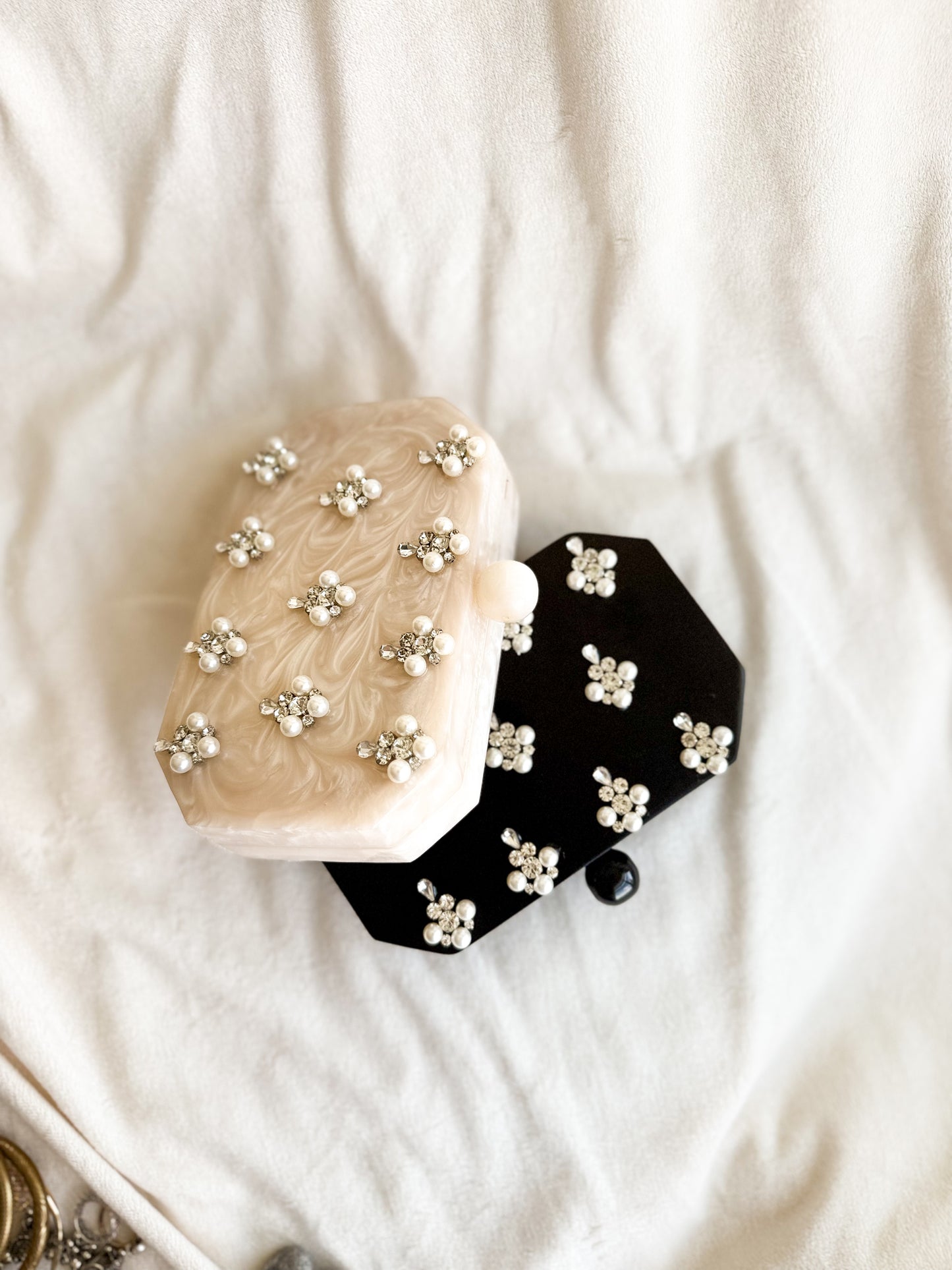 Reign Drop Resin Clutch
