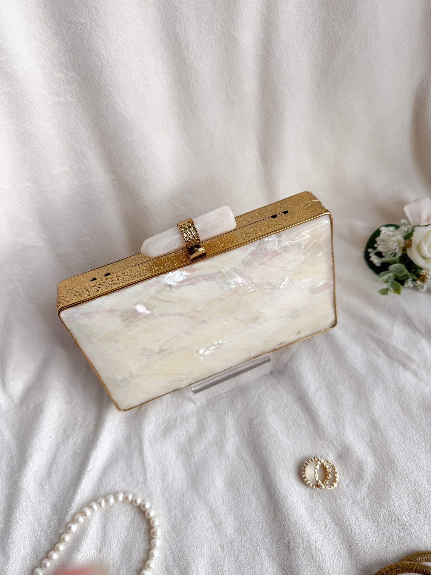 Minimal MOP Classy Clutch