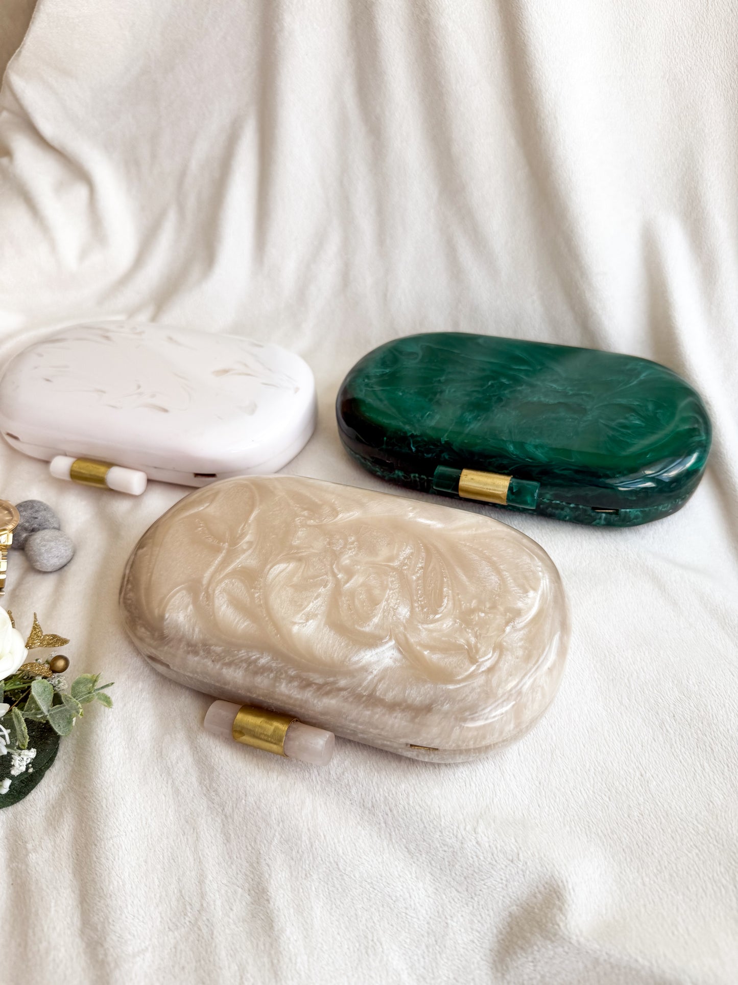 Capsule Resin Clutch