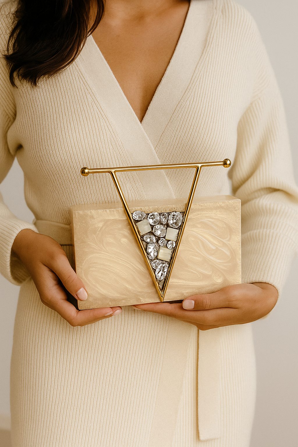 Triana Resin Clutch