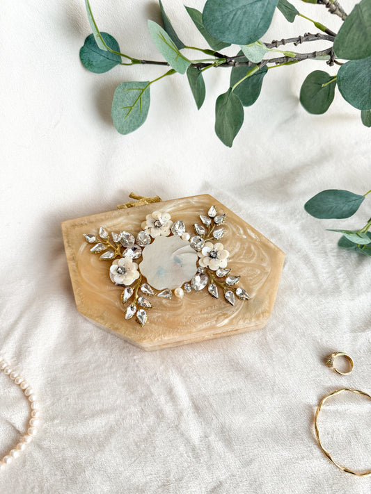 Hexa Resin Center Brooch