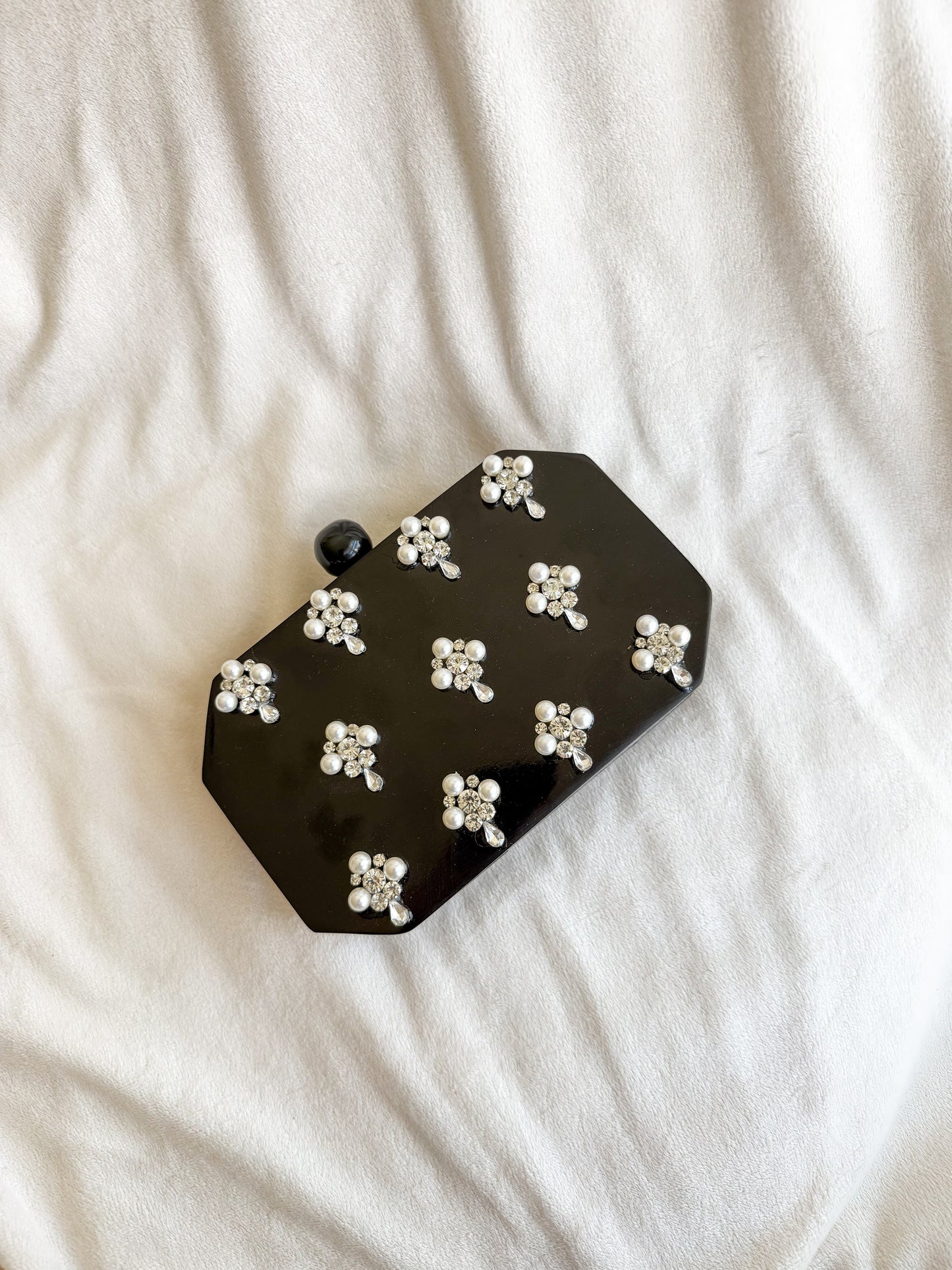 Reign Drop Resin Clutch