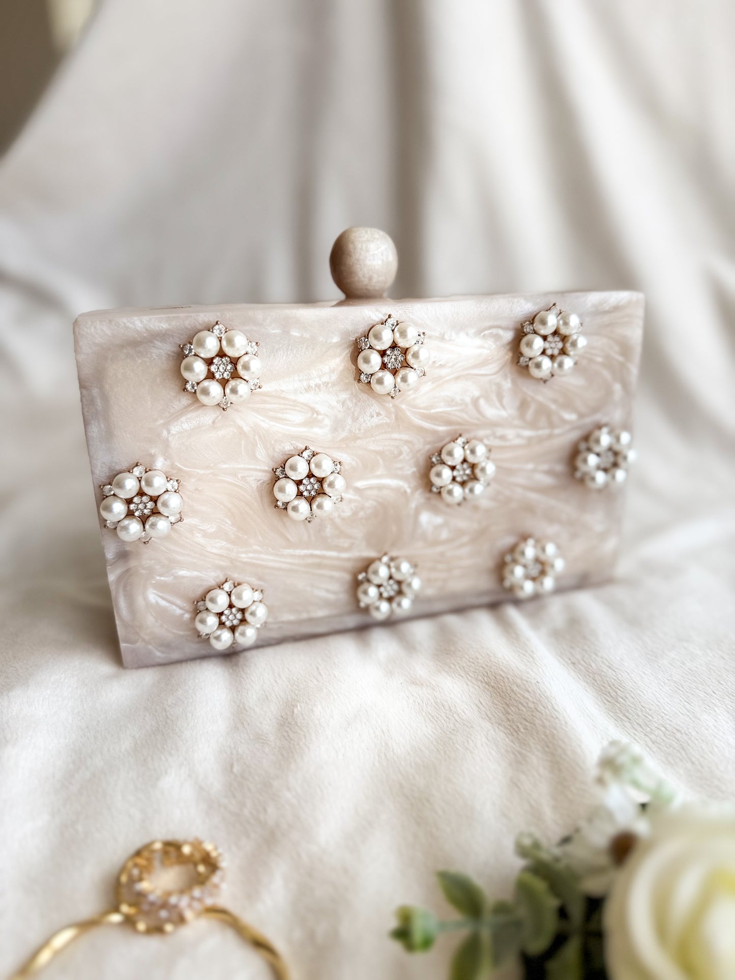 Reign Drop Resin Clutch