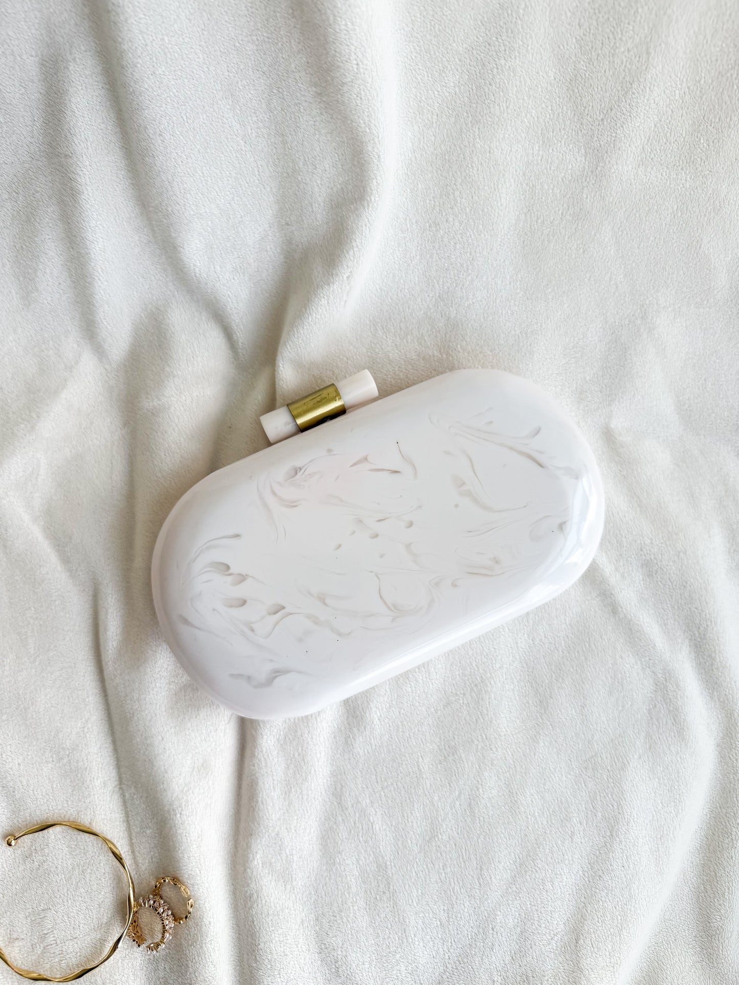 Capsule Resin Clutch