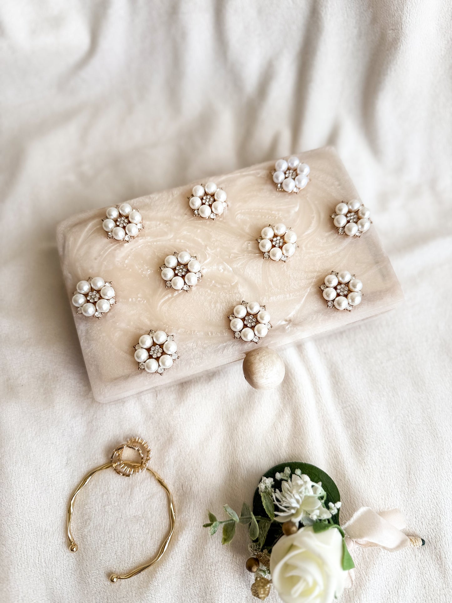 Reign Drop Resin Clutch